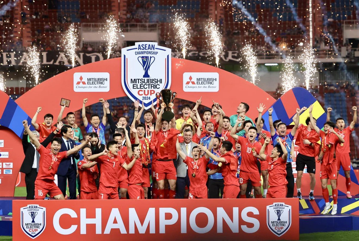 Vietnam stage remarkable comeback to beat Thailand, lift SE Asian football trophy in Bangkok