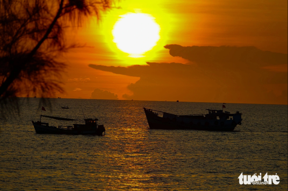 An image of the sun setting on Phu Quoc Island. Photo: Chi Cong / Tuoi Tre