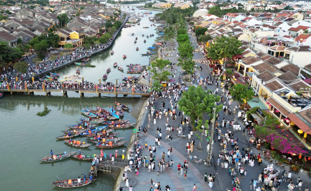 Hoi An wants to offer free entry into ancient town to more visitor groups