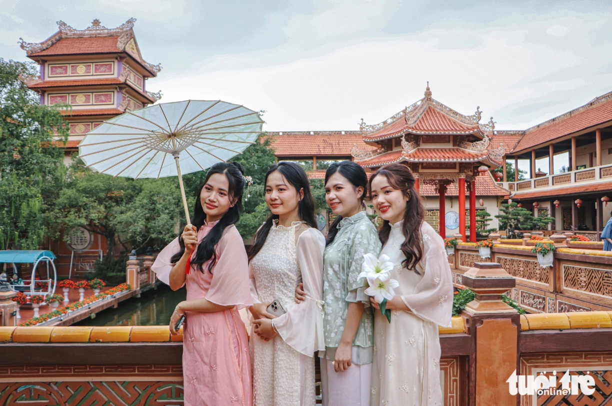 Nam Son Pagoda in Hoa Chau Commune, Hoa Vang District, Da Nang City, central Vietnam, is famous for architectural elegance and dreamy space. Photo: Thanh Nguyen / Tuoi Tre