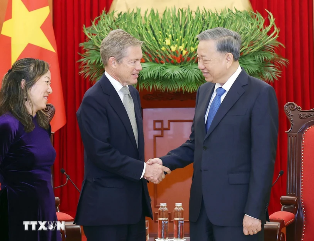 Vietnam will continue creating favorable conditions for foreign investors: Party General Secretary To Lam