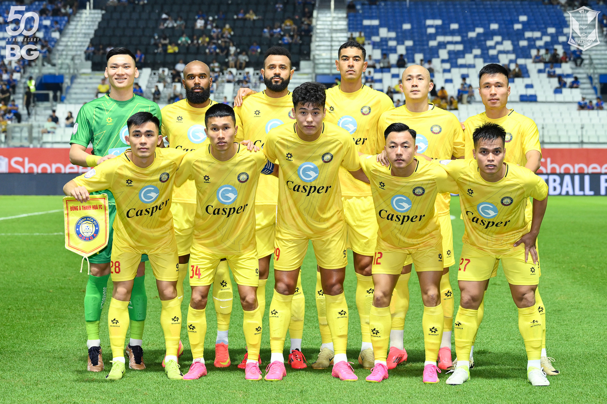 Thanh Hoa FC’s players pose for a team photo before their third group-stage match against BG Pathum United in the 2024-25 ASEAN Club Championship at BG Stadium in Pathum Thani Province, central Thailand, January 8, 2025. Photo: BG Pathum United