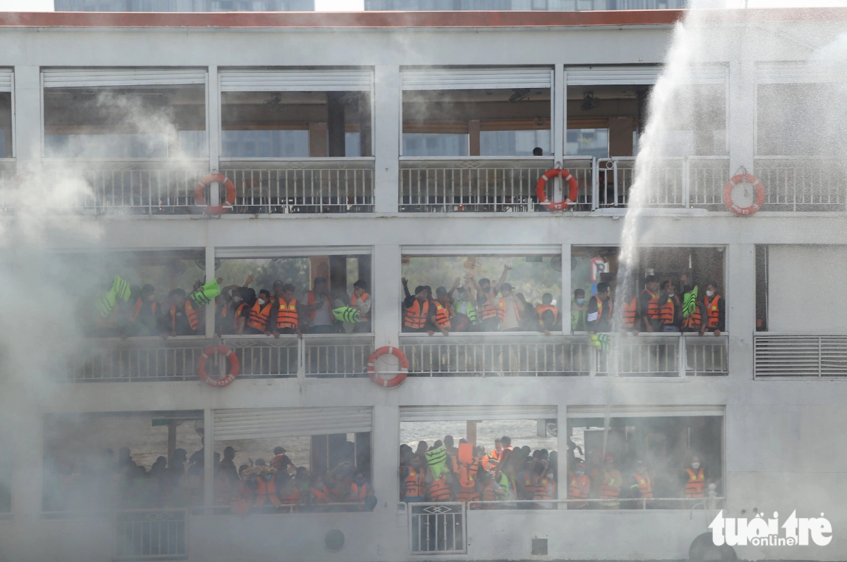 Over 7,000 people showcase quick response during fire drill in downtown Ho Chi Minh City