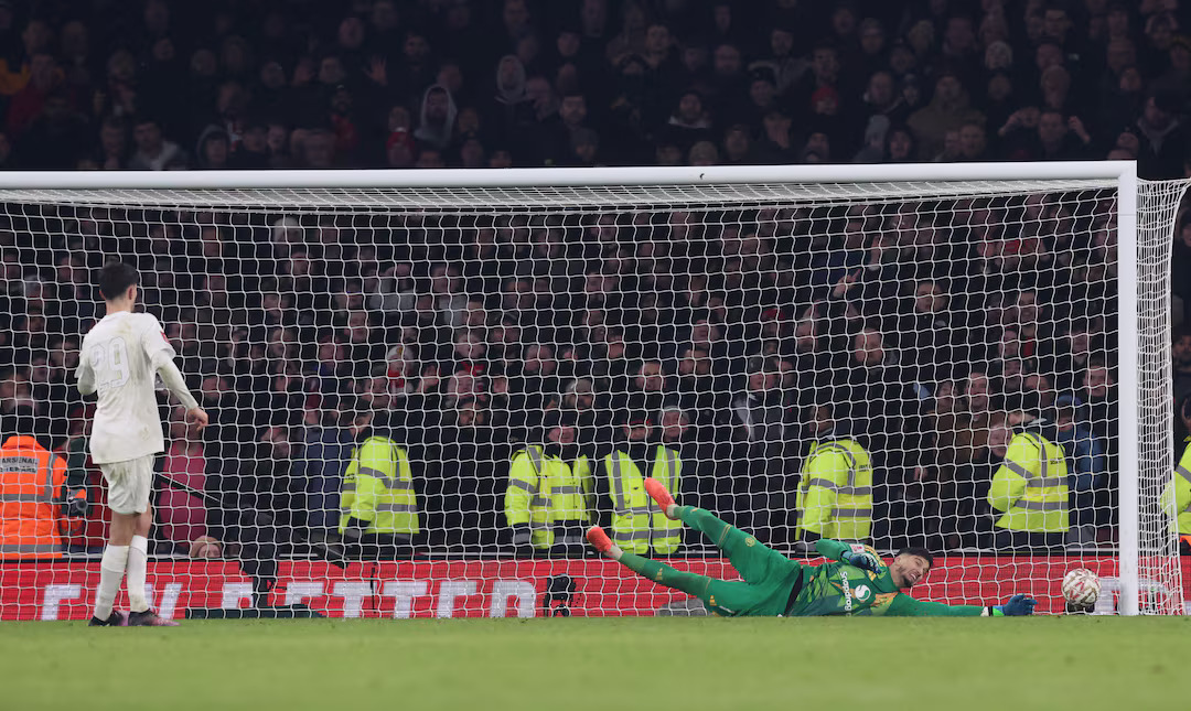 Man Utd win FA Cup third round shootout at Arsenal, Spurs need extra time