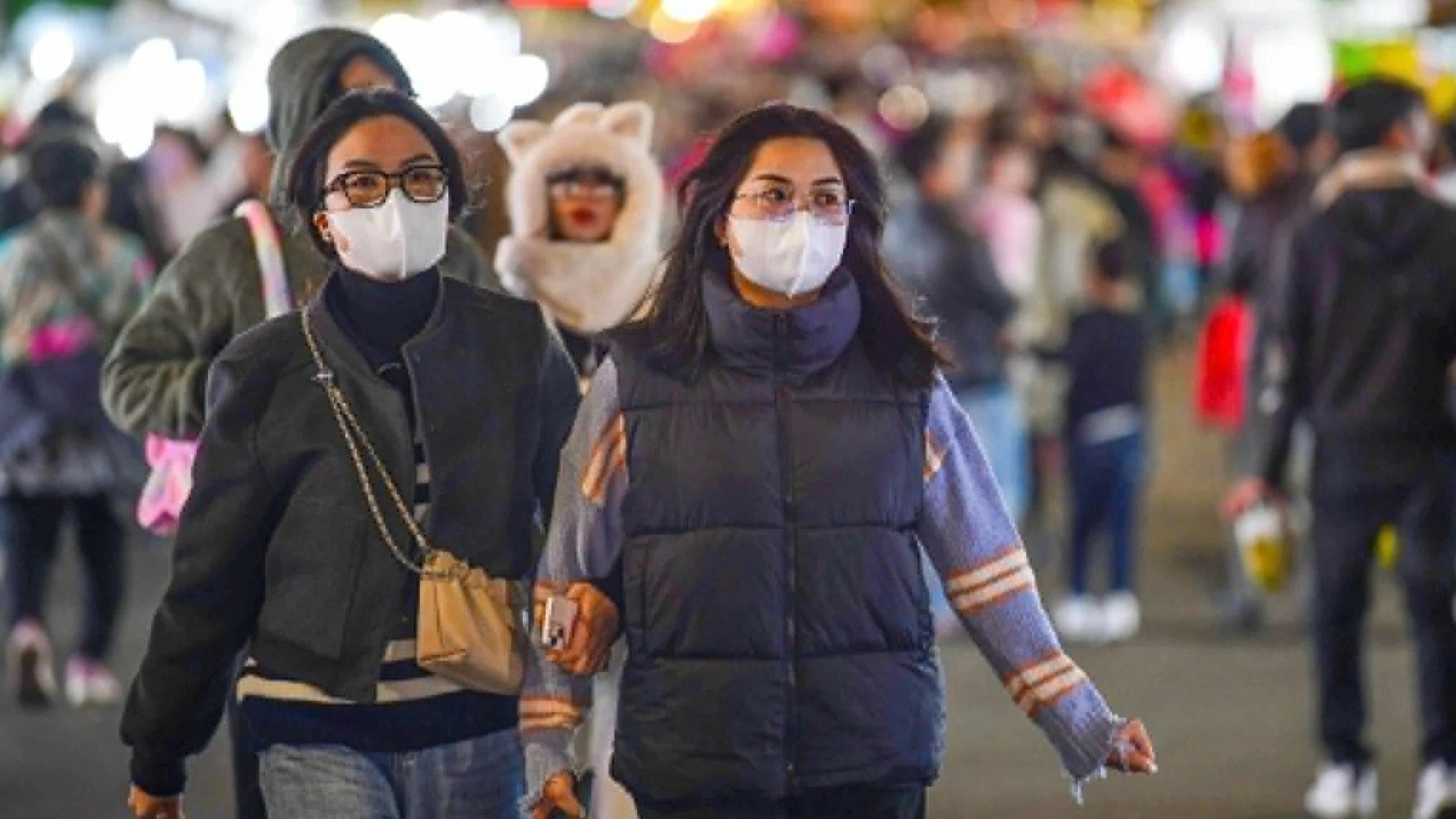 Residents who live in cold climates should take precautions against respiratory illnesses. Photo: Quang Dinh / Tuoi Tre