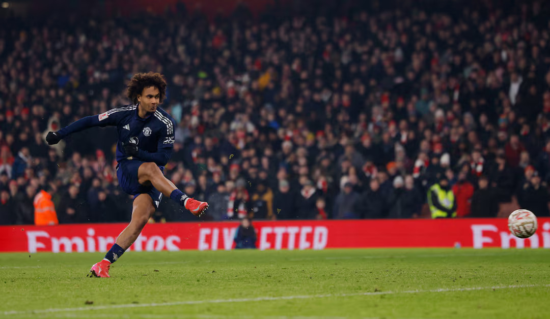 [2/5]Soccer Football - FA Cup - Third Round - Arsenal v Manchester United - Emirates Stadium, London, Britain - January 12, 2025 Manchester United's Joshua Zirkzee scores the penalty to win the shoot-out. Photo: Reuters