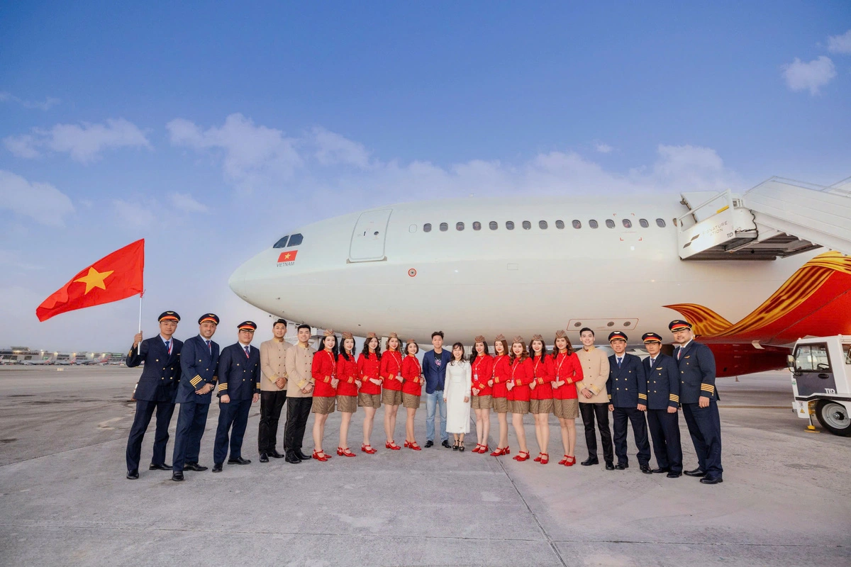 Vietjet’s aircraft and crew at Miami Airport in the U.S.. Photo: Vietjet