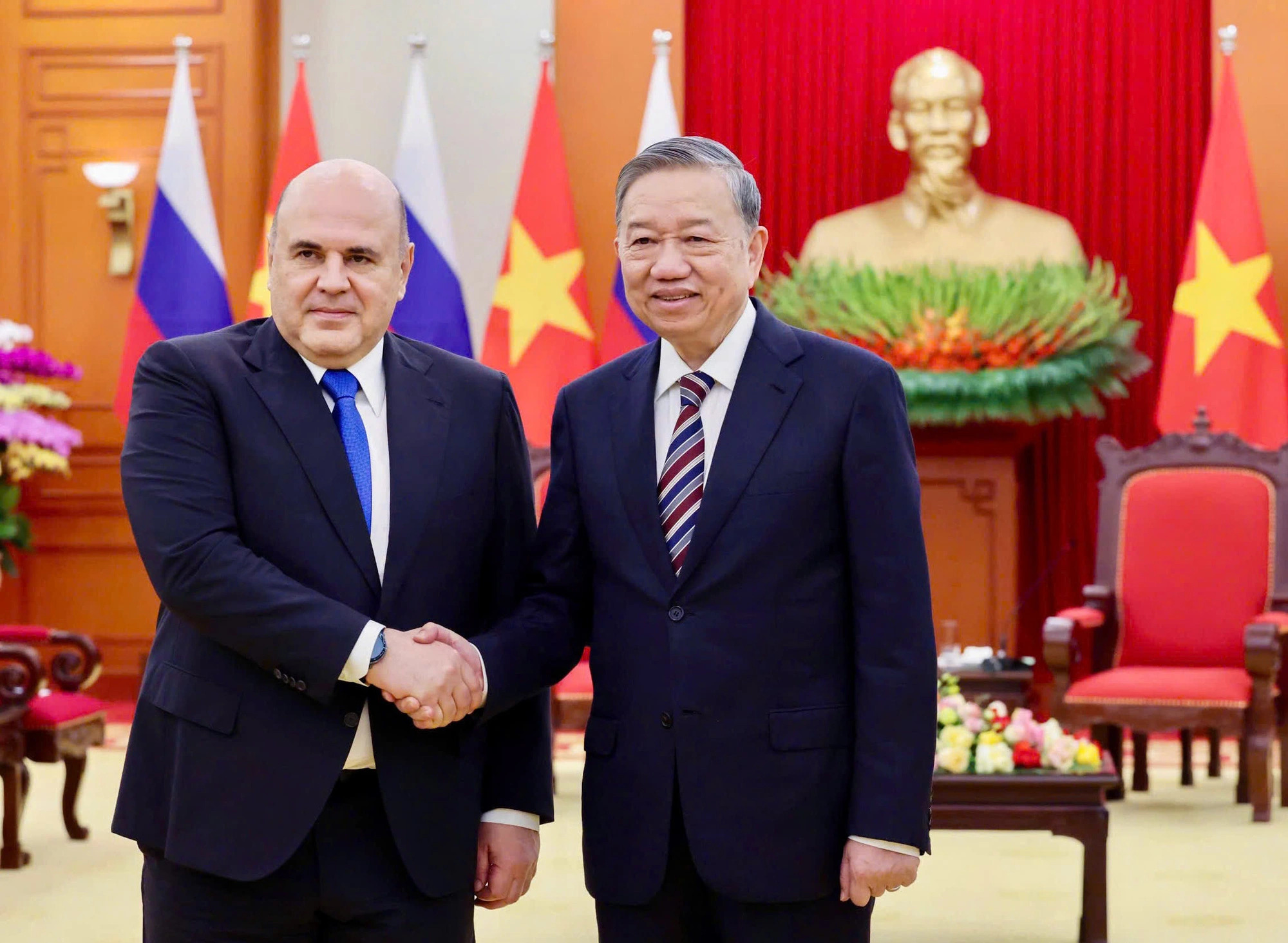 Vietnam, Russia reaffirm comprehensive strategic partnership during PM Mishustin’s visit