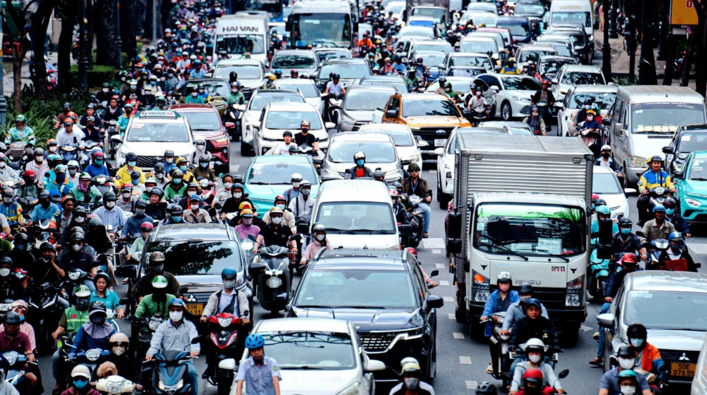 Unresolved long-standing bottlenecks fuel traffic congestion in Ho Chi Minh City