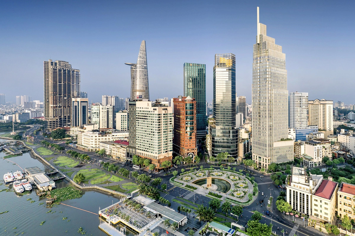 Developing Ho Chi Minh City into int’l financial center should begin with small changes: Dragon Capital chairman