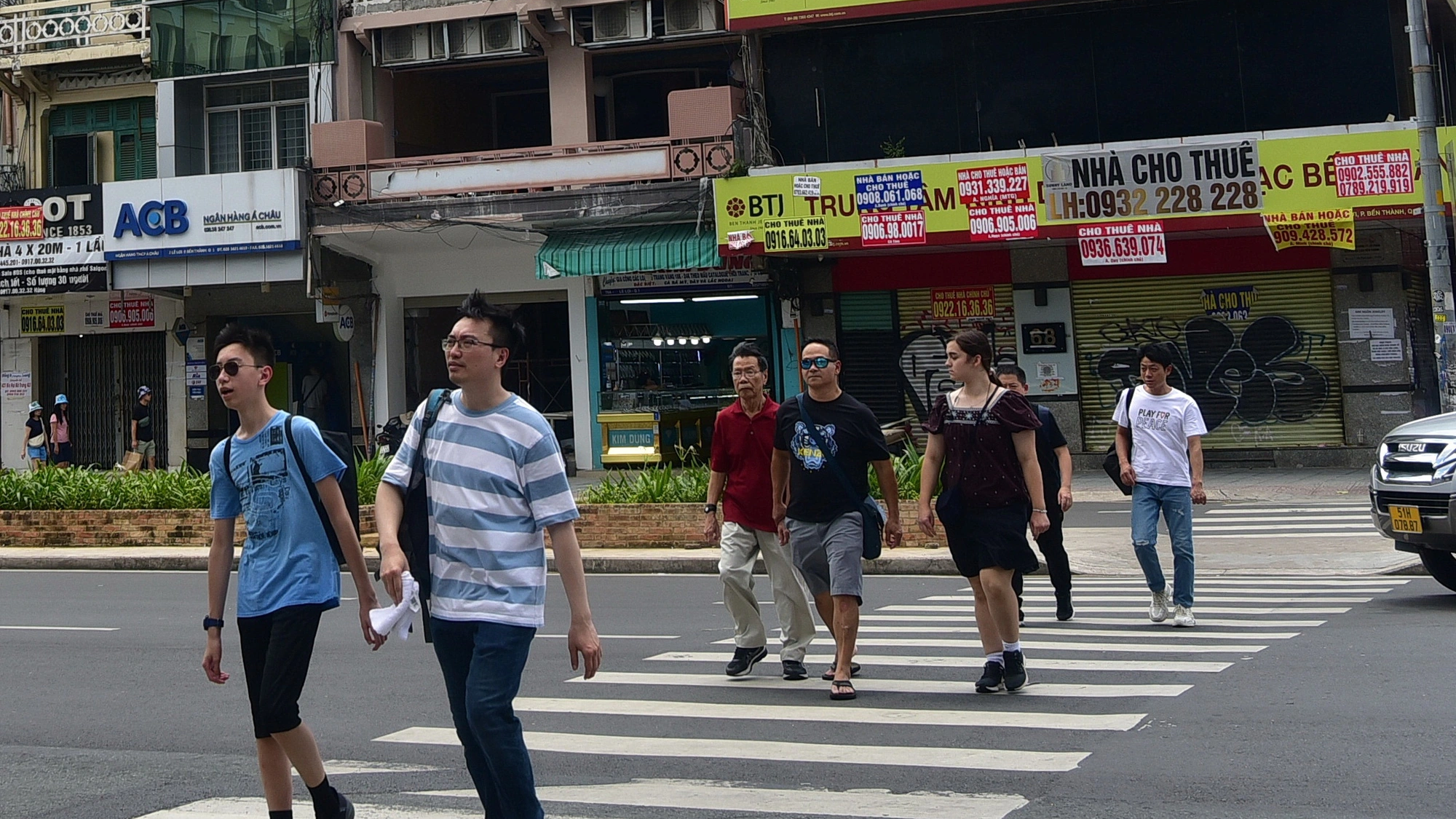 What is it about crossing the streets in Vietnam?