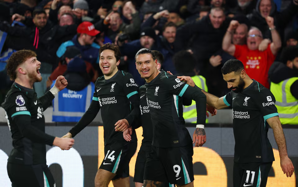 Soccer Football - Premier League - Brentford v Liverpool - GTech Community Stadium, London, Britain - January 18, 2025 Liverpool's Darwin Nunez celebrates scoring their second goal with teammates. Photo: Reuters