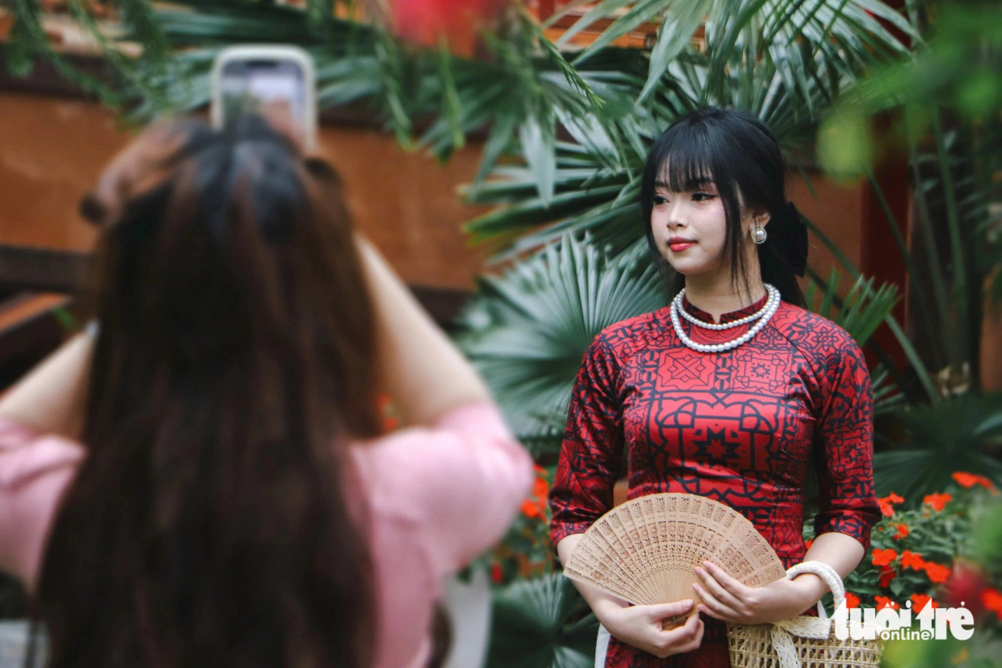 Nam Son Pagoda is a perfect spot for Tet-themed snapshots. Photo: Thanh Nguyen / Tuoi Tre