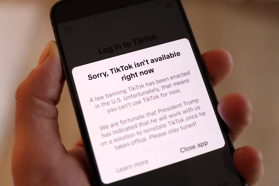 TikTok app with the message 'Sorry, TikTok isn't available right now' are seen in this illustration taken, January 19, 2025. Photo: Reuters