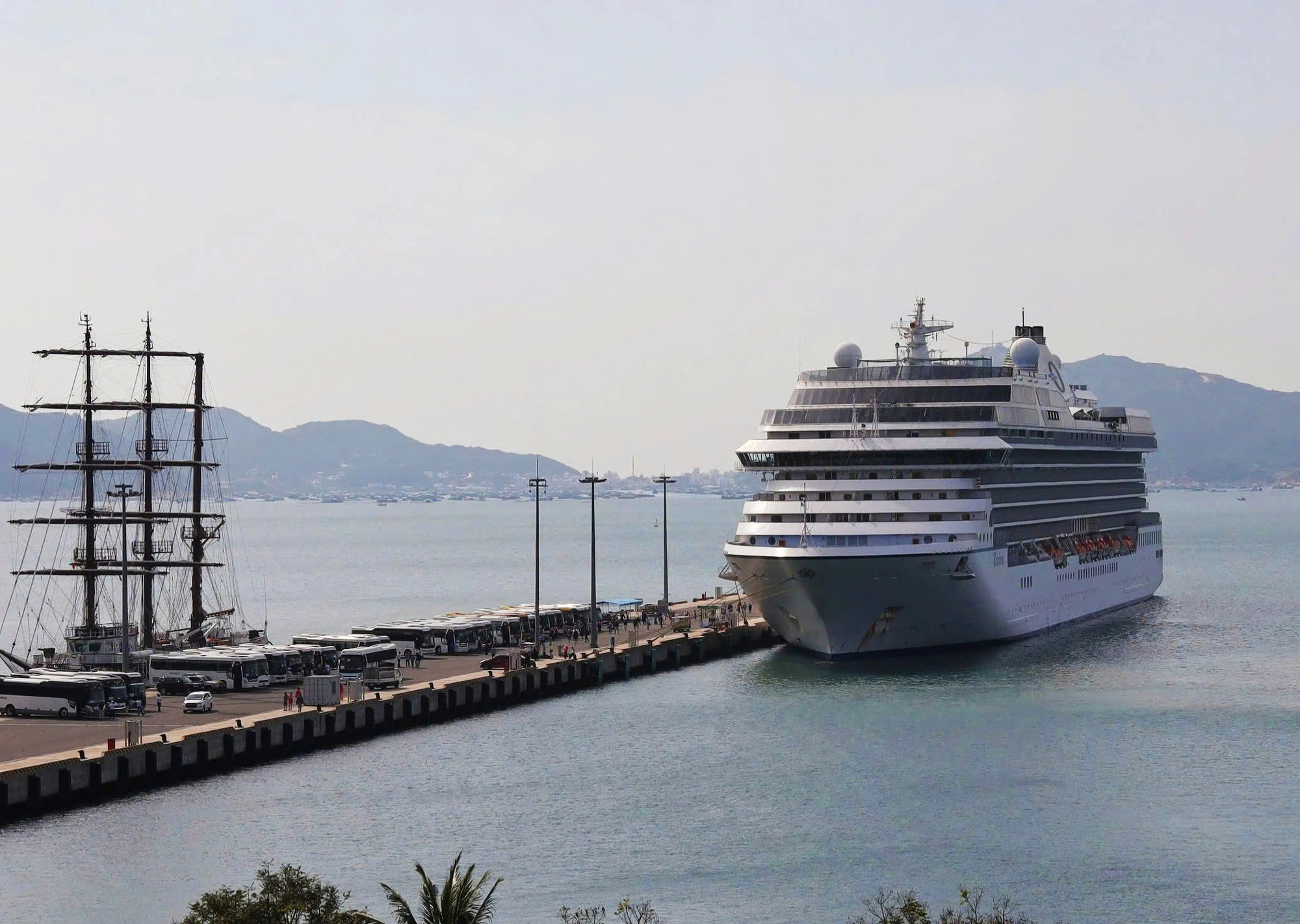 Vietnam’s Khanh Hoa welcomes 1st int’l cruise ship of 2025