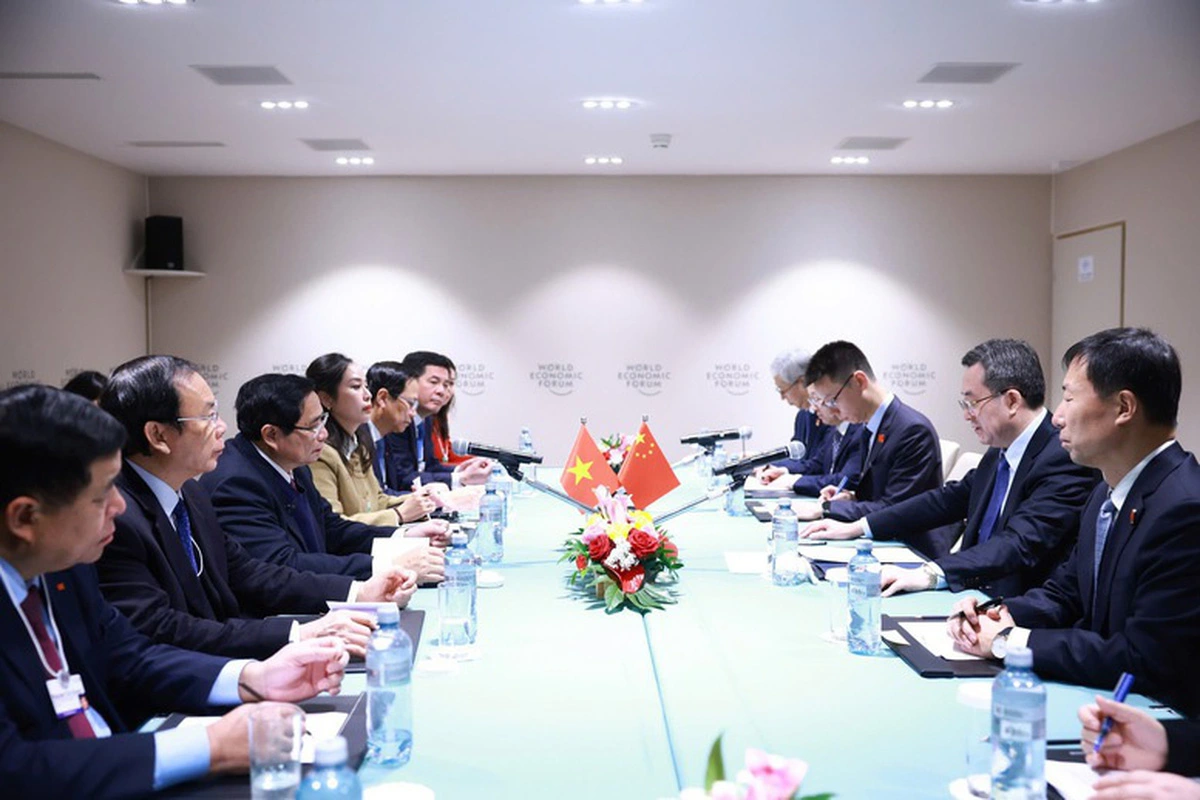 Prime Minister Pham Minh Chinh during a meeting with Permanent Vice Premier of the State Council of China Ding Xuexiang in Davos, Switzerland,  on January 21, 2025. Photo: Vietnam Government Portal