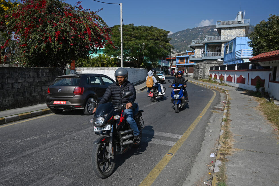 Rubbish roads: Nepal explores paving with plastic