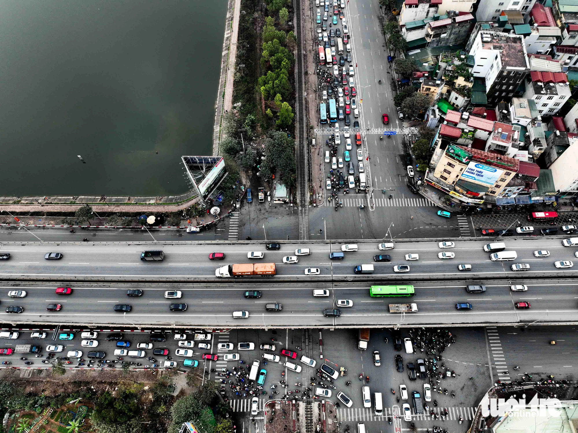 Heavy traffic in Hanoi, January 25, 2025. Photo: Nguyen Khanh / Tuoi Tre