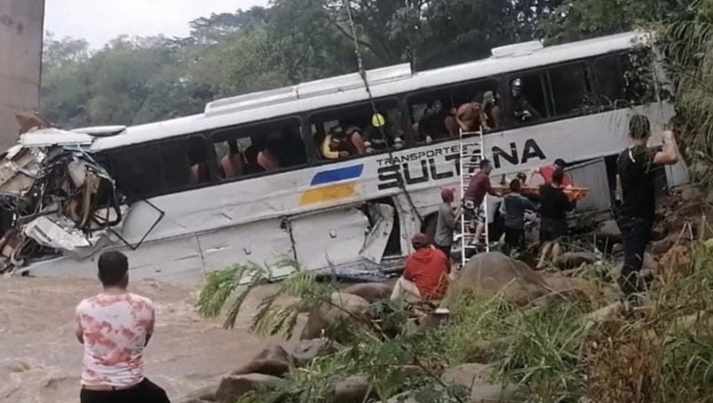 Bus crash in southern Bolivia leaves 19 dead