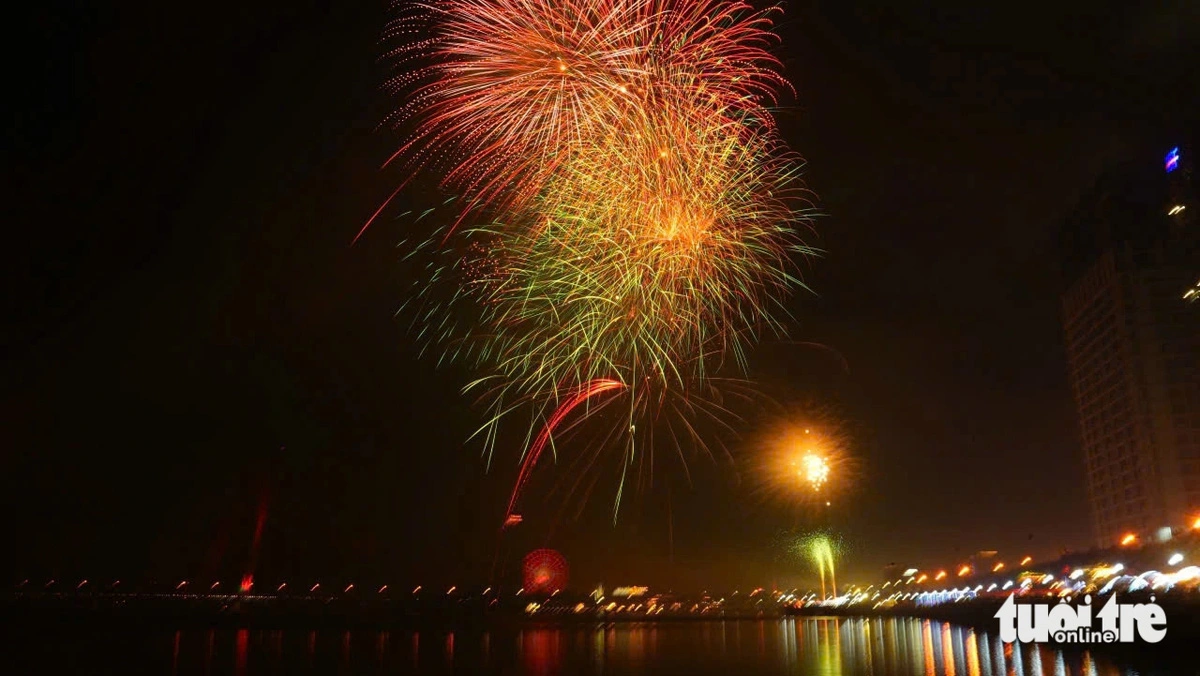 A fireworks display in central Da Nang City. Photo: X.S.