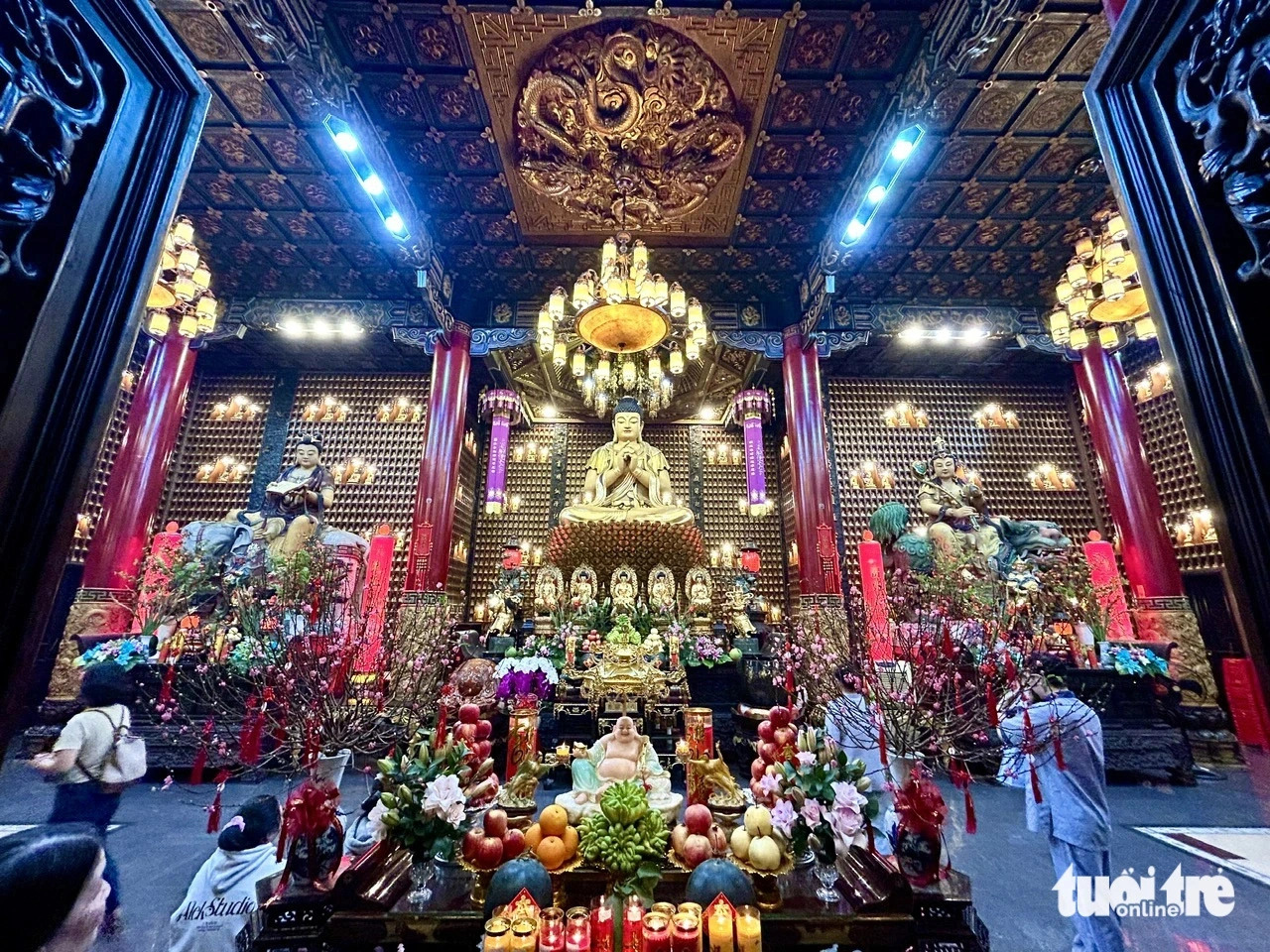 The Quang Minh Main Hall, home to three large Buddha statues and thousands of smaller ones, serves as the heart of Van Phat Pagoda in District 5. Photo: T.T.D. / Tuoi Tre