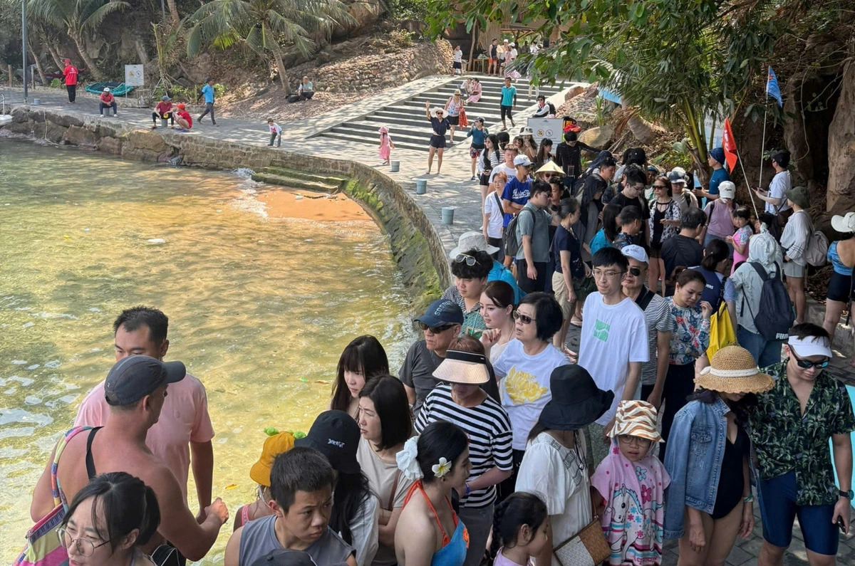 Int’l tourists flock to Vietnam’s Phu Quoc for Vietnamese Tet celebrations