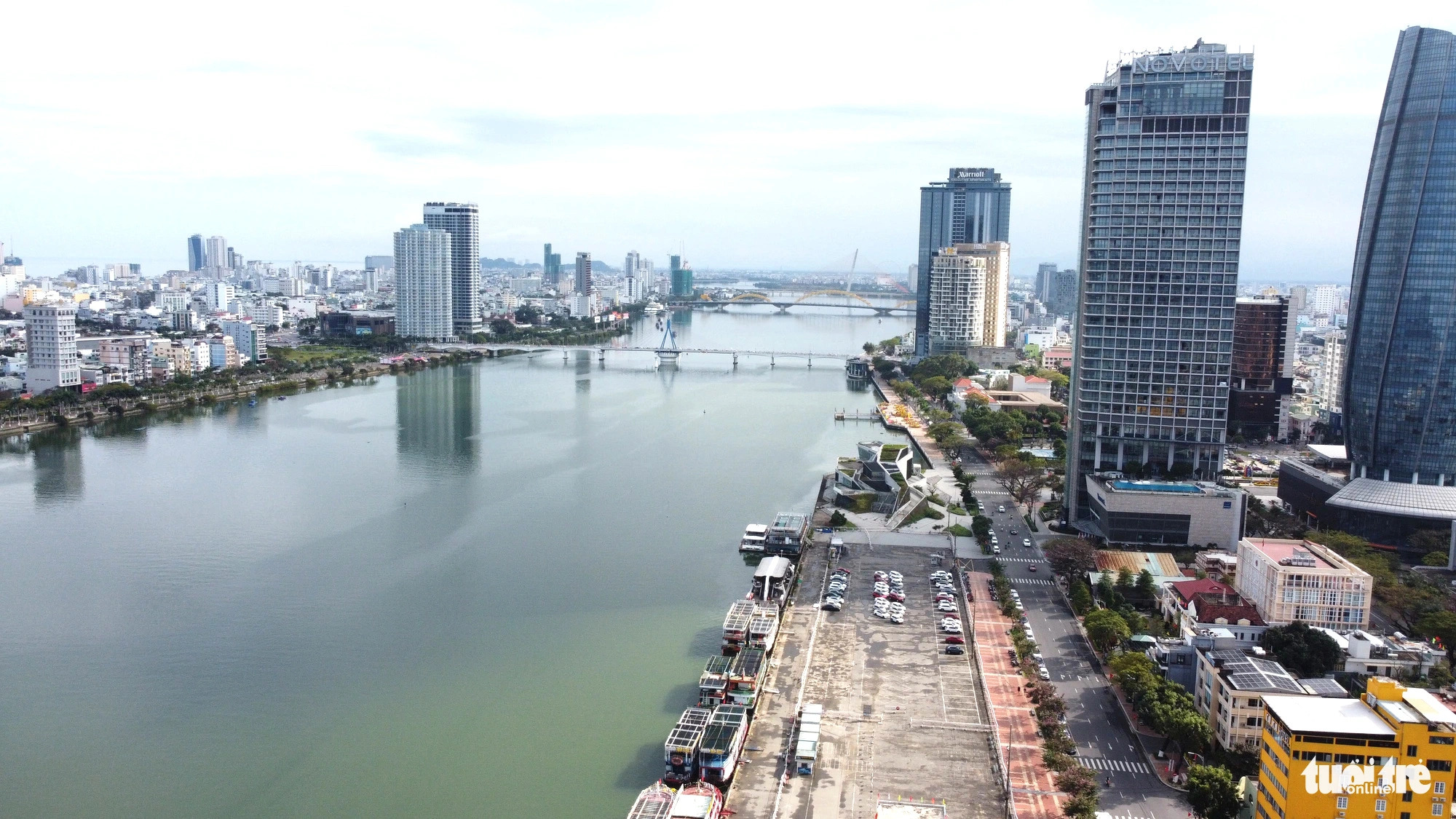 The current state of both sides of the Han River in Da Nang City, central Vietnam. Photo: Tuoi Tre