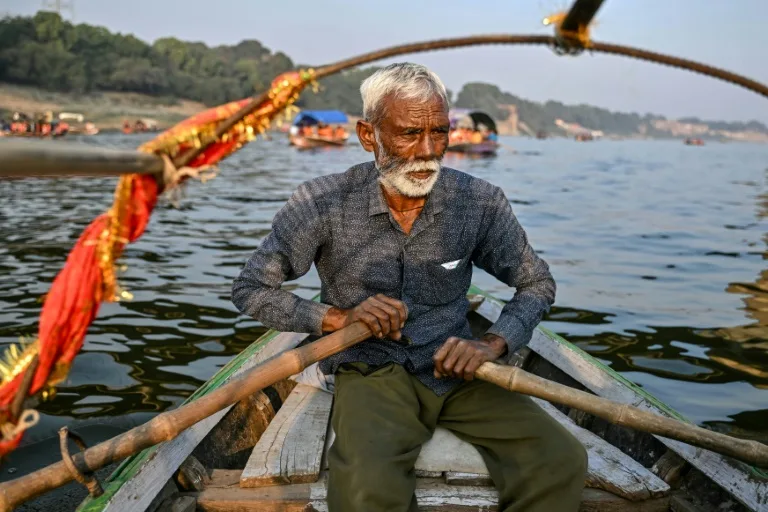 India's sacred boat service for giant Hindu festival