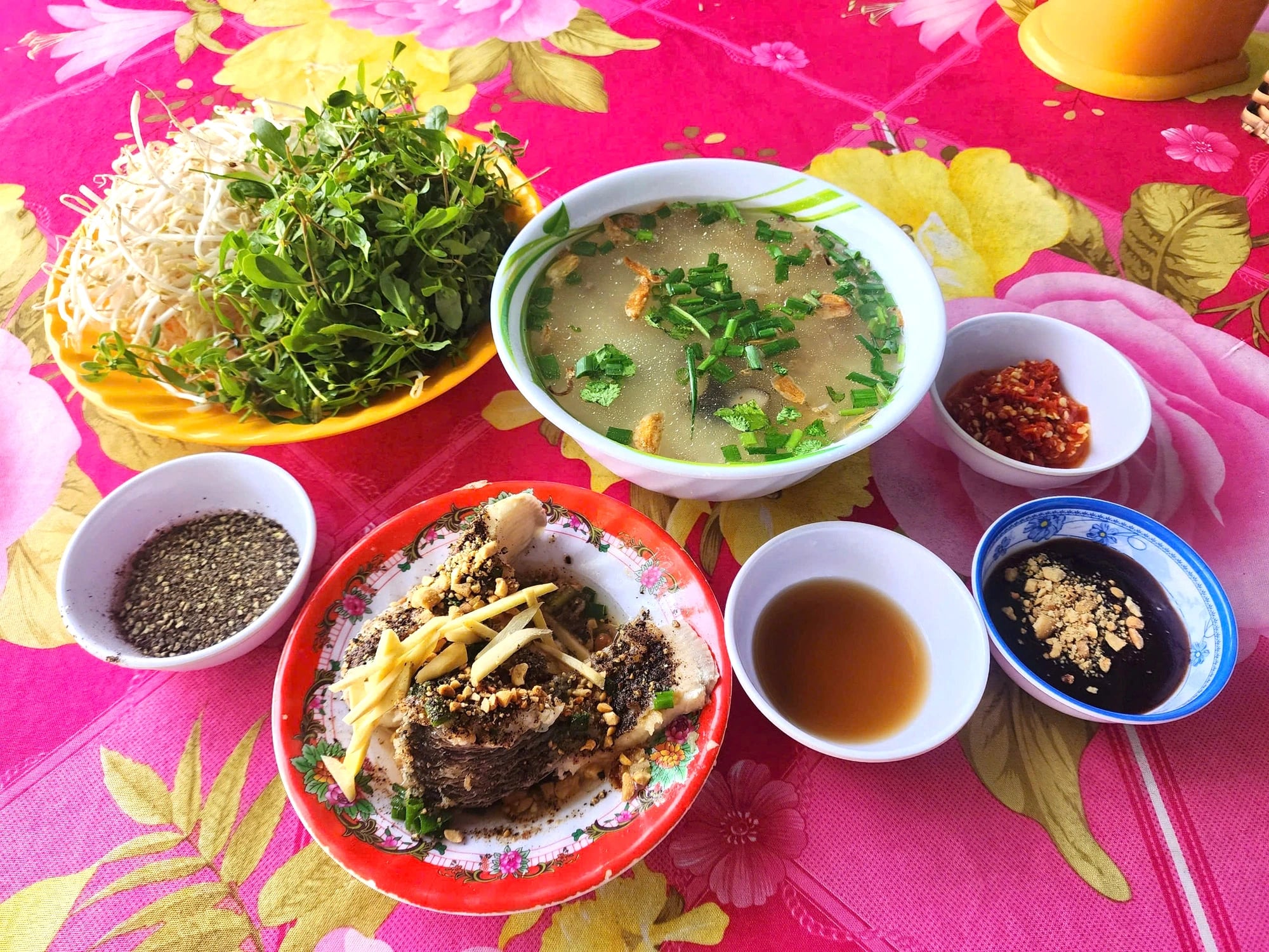 A small portion for one fetches VND50,000 (US$1.99). Photo: Son Lam / Tuoi Tre