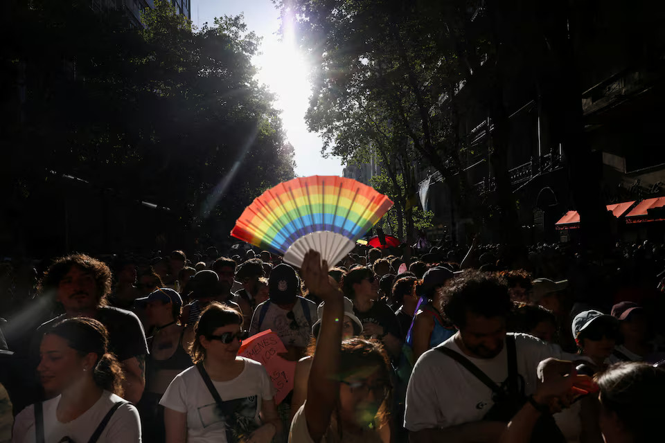 Demonstrators march in support of the LGBT community to protest against Argentina's President Javier Milei's statement at the World Economic Forum saying that 'gender ideology' is 'child abuse', in Buenos Aires, Argentina, February 1, 2025. Photo: Reuters