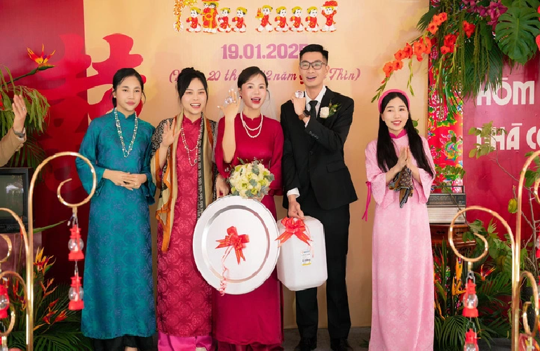 The couple’s wedding party on January 19, 2025 was also decorated in an old style. Photo: Supplied