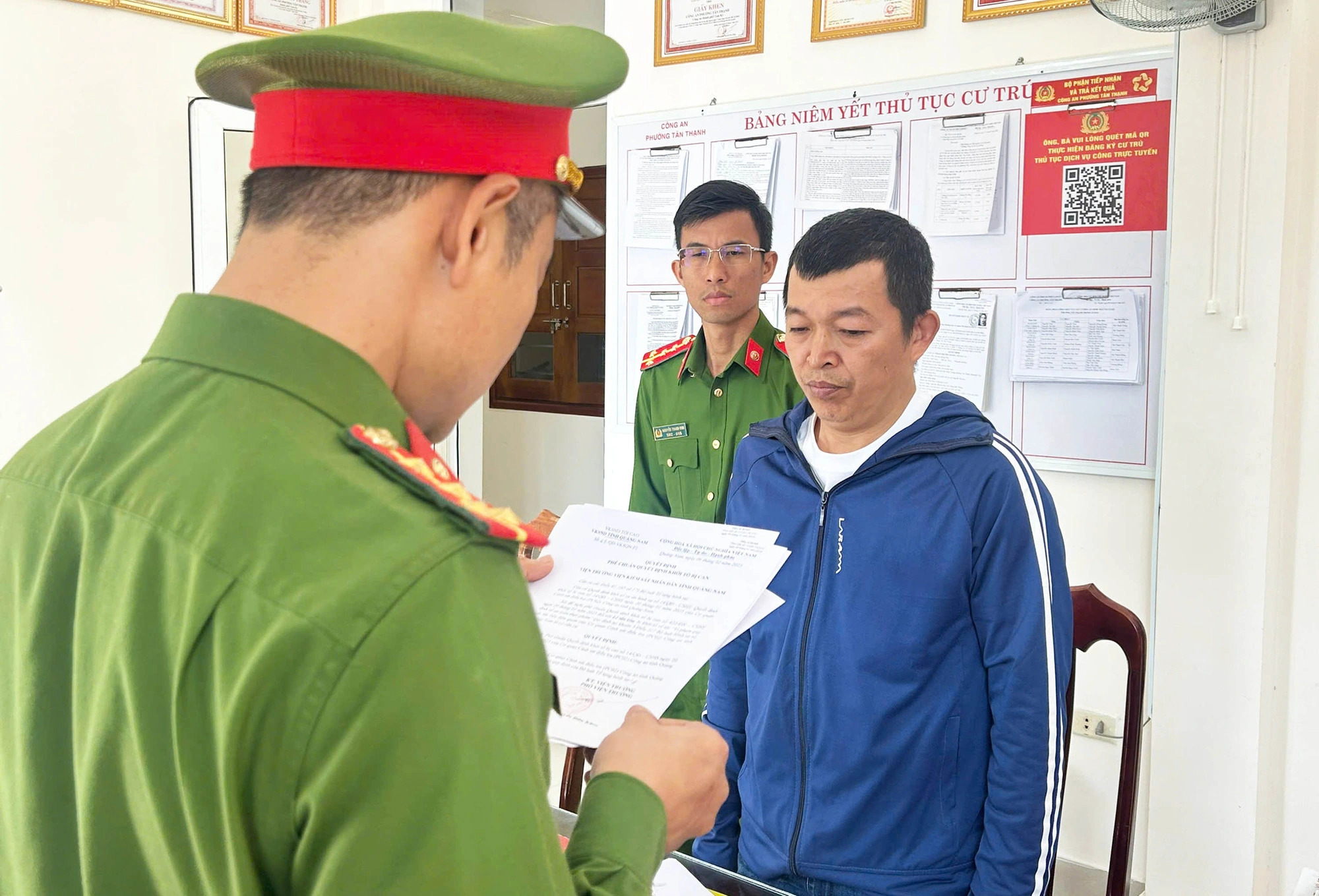 Vietnamese bartender arrested over methanol poisoning deaths of 2 foreign tourists in Hoi An