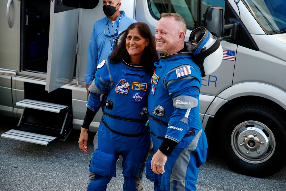 NASA-SpaceX capsule switch poised to bring Starliner astronauts home days sooner