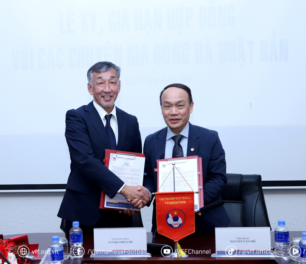 Vietnam Football Federation signs, extends talent development contracts with Japanese experts