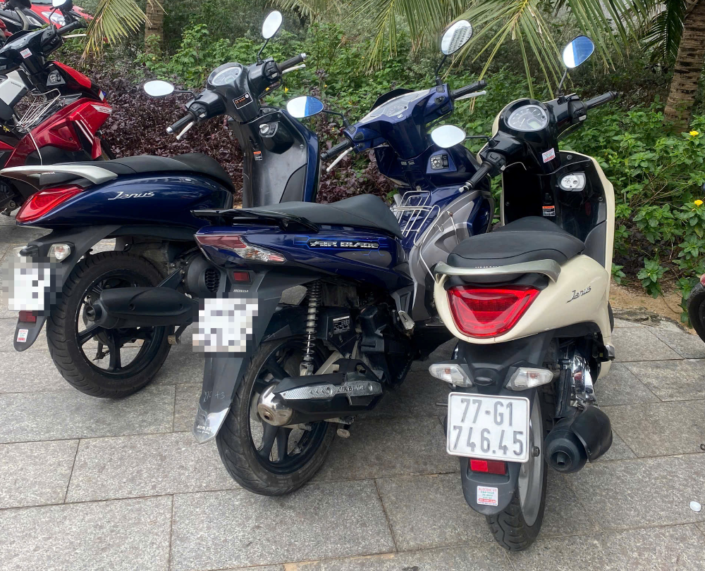 In Vietnam, Turkish tourists leave rental motorbikes on sidewalk, share GPS location with owner