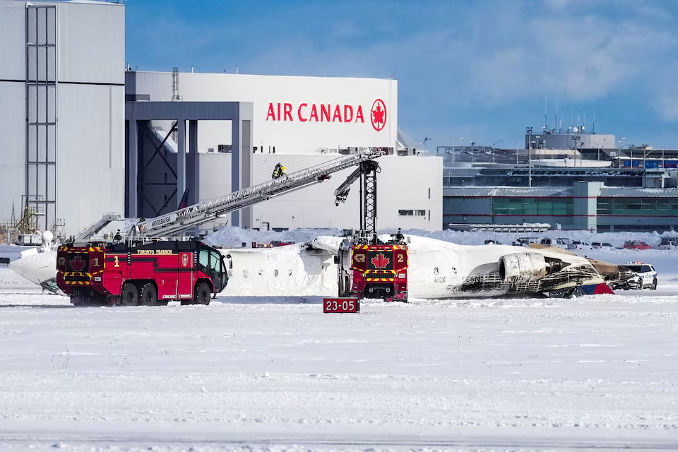 First responders work at the Delta Air Lines plane crash site at Toronto Pearson International Airport in Mississauga, Ontario, Canada February 17, 2025. Photo: Reuters