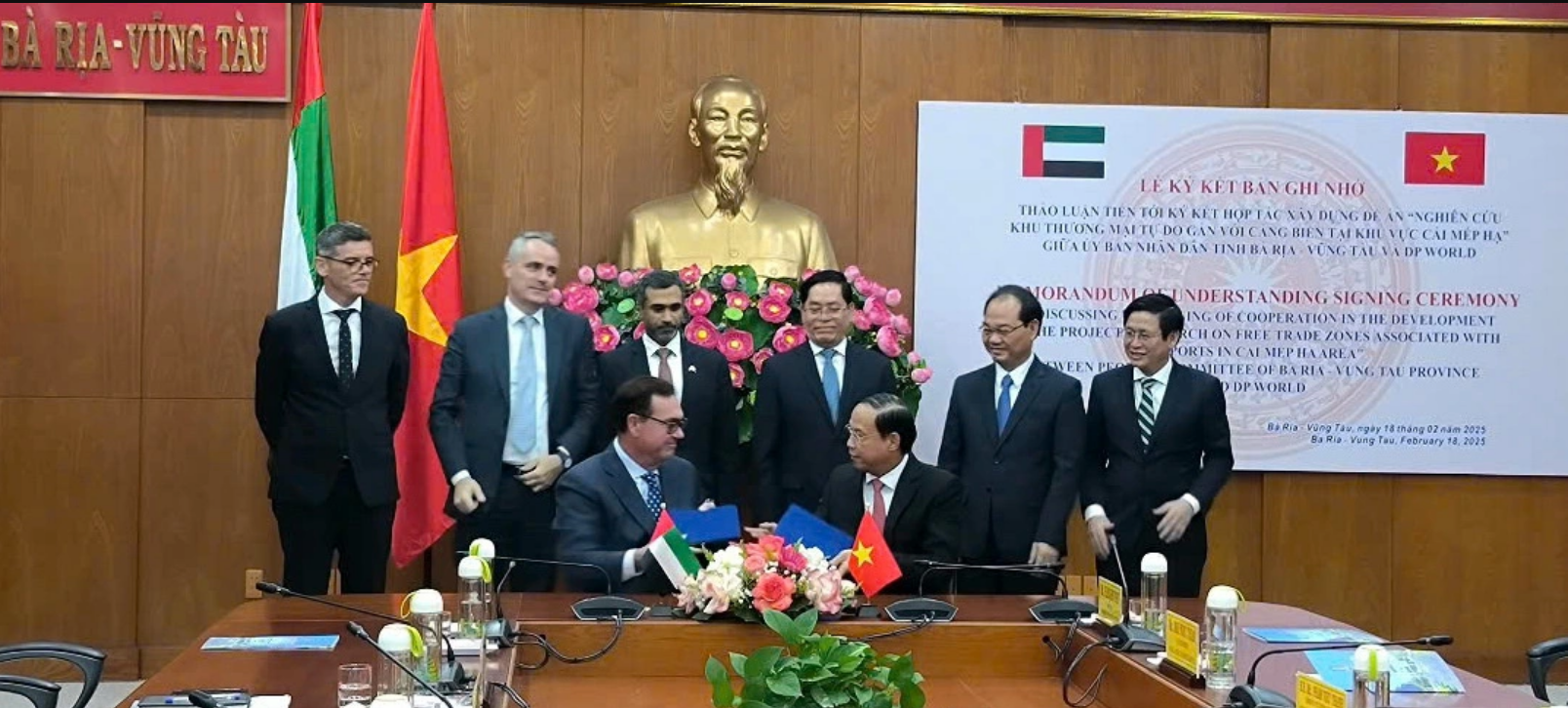 Ba Ria-Vung Tau Province signs a memorandum of understanding with UAE’s DP World to develop a free trade zone in the Cai Mep Ha area on February 18, 2025. Photo: Dong Ha / Tuoi Tre