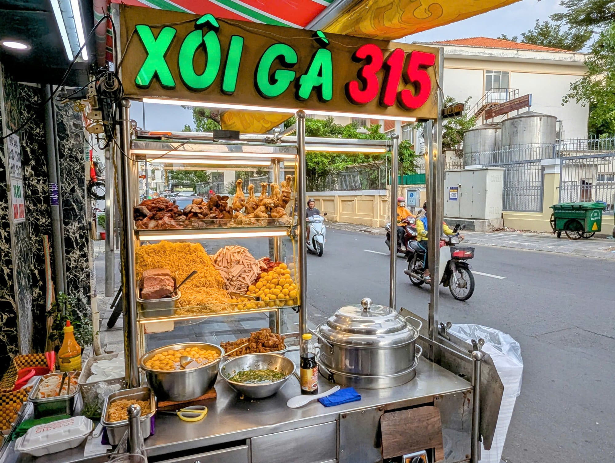 This eatery in Ho Chi Minh City sells 30kg of sticky rice daily