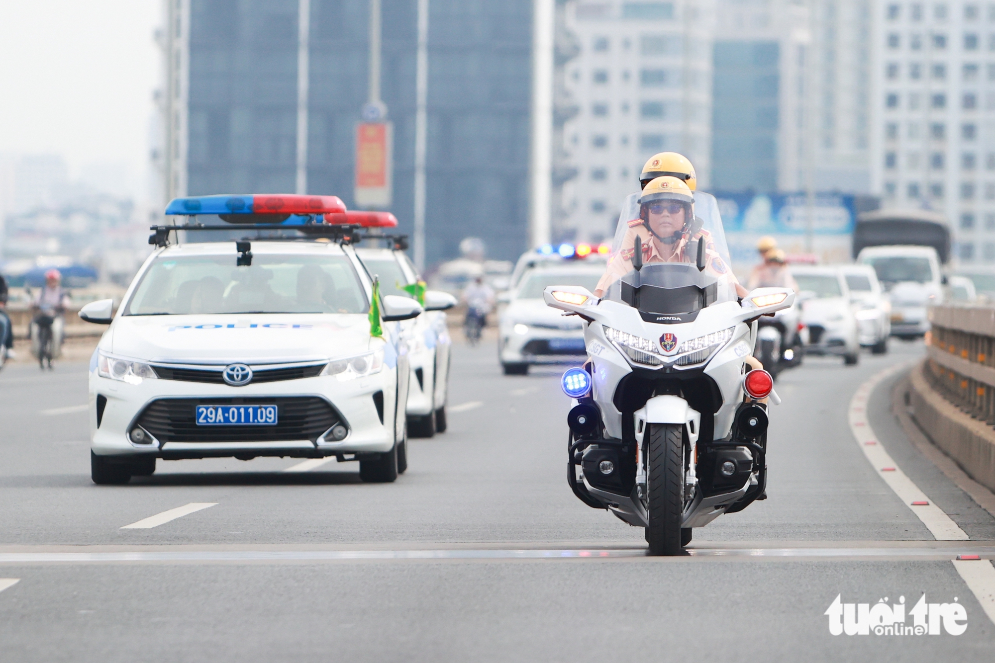 Vietnam has implemented a comprehensive strategy to curb road accidents, including improving road infrastructure, enhancing traffic laws, and expanding public transportation. Photo: Hong Quang / Tuoi Tre