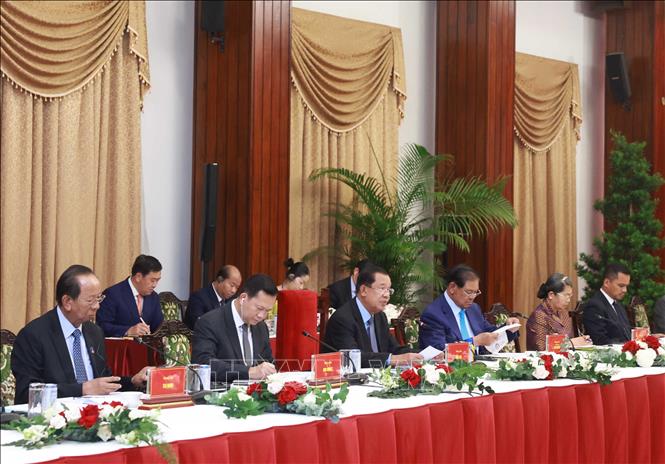 The Standing Committee of the Cambodian People's Party delegation at a high-level meeting in Ho Chi Minh City, February 21, 2025. Photo: Vietnam News Agency