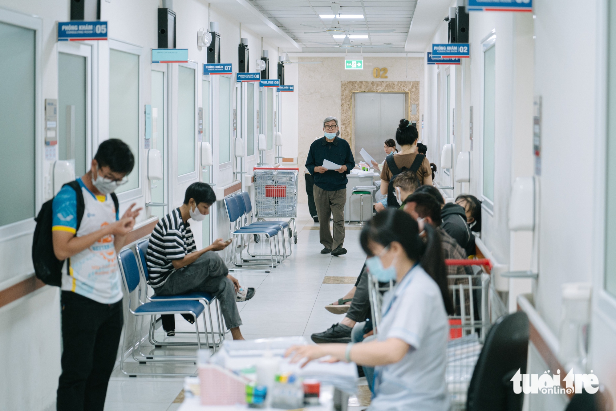 Patients wait for checkup at the Blood Transfusion and Hematology Hospital at the Tan Kien medical campus in Tan Kien Commune, Binh Chanh District, Ho Chi Minh City. Photo: Thanh Hiep / Tuoi Tre