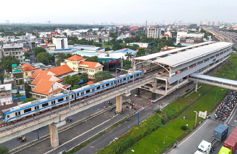 Areas adjacent to the metro stations are planned for TOD development. Photo: Chau Tuan / Tuoi Tre