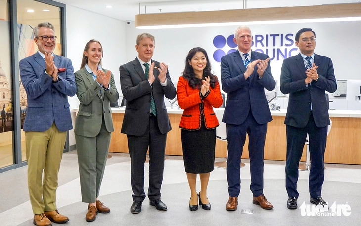 British Council opens largest English teaching center in Hanoi