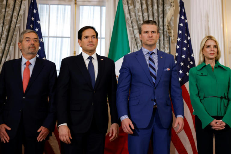 Mexican Secretary of Foreign Affairs Juan Ramon de la Fuente (L) poses with U.S. Secretary of State Marco Rubio, U.S. Secretary of Defense Pete Hegseth and U.S. Attorney General Pam Bondi at the State Department in Washington on February 27, 2025. Photo: AFP