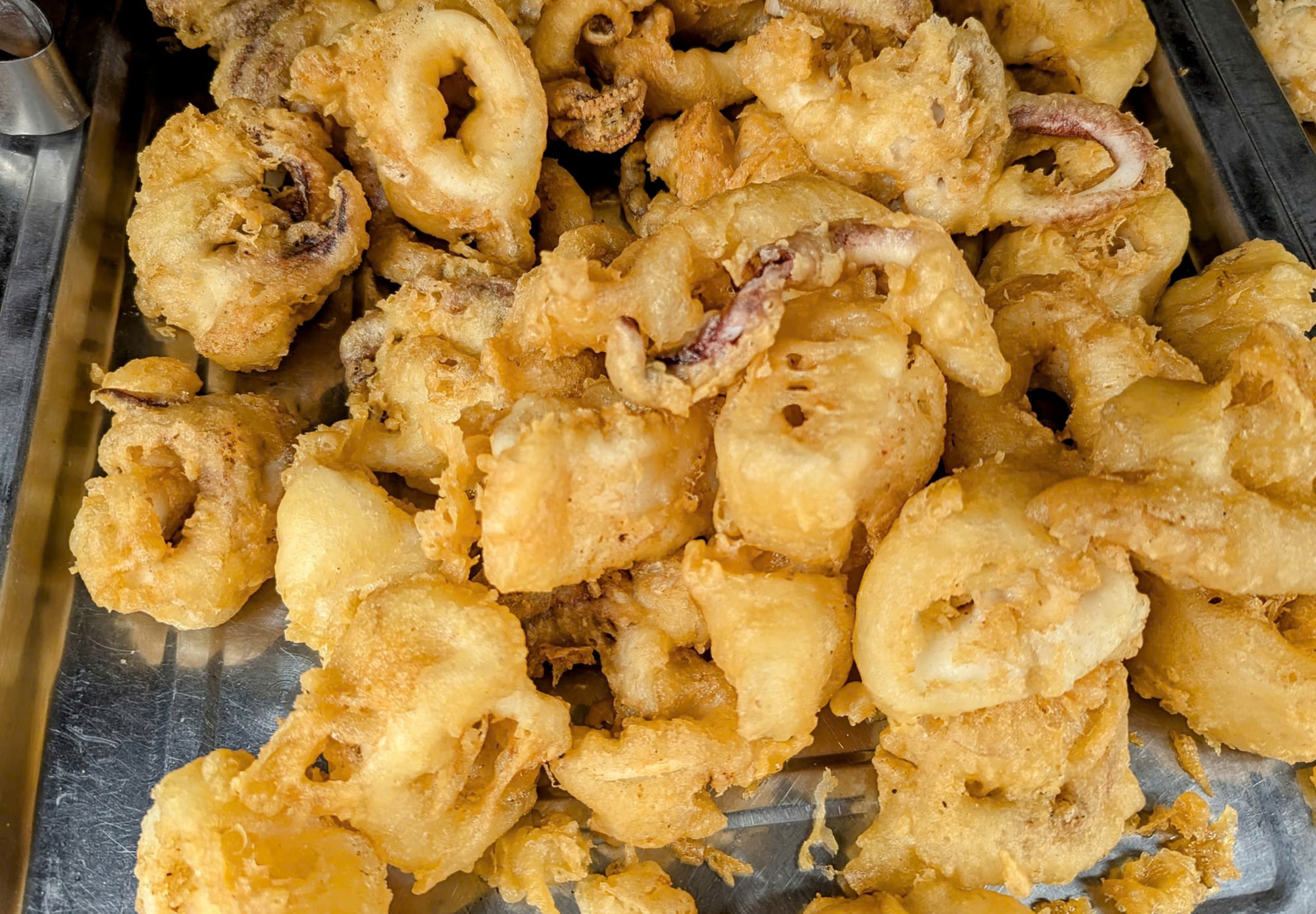 Other fried dishes at Bánh Cống Đại Tâm. Photo: Thuong Khai / Tuoi Tre