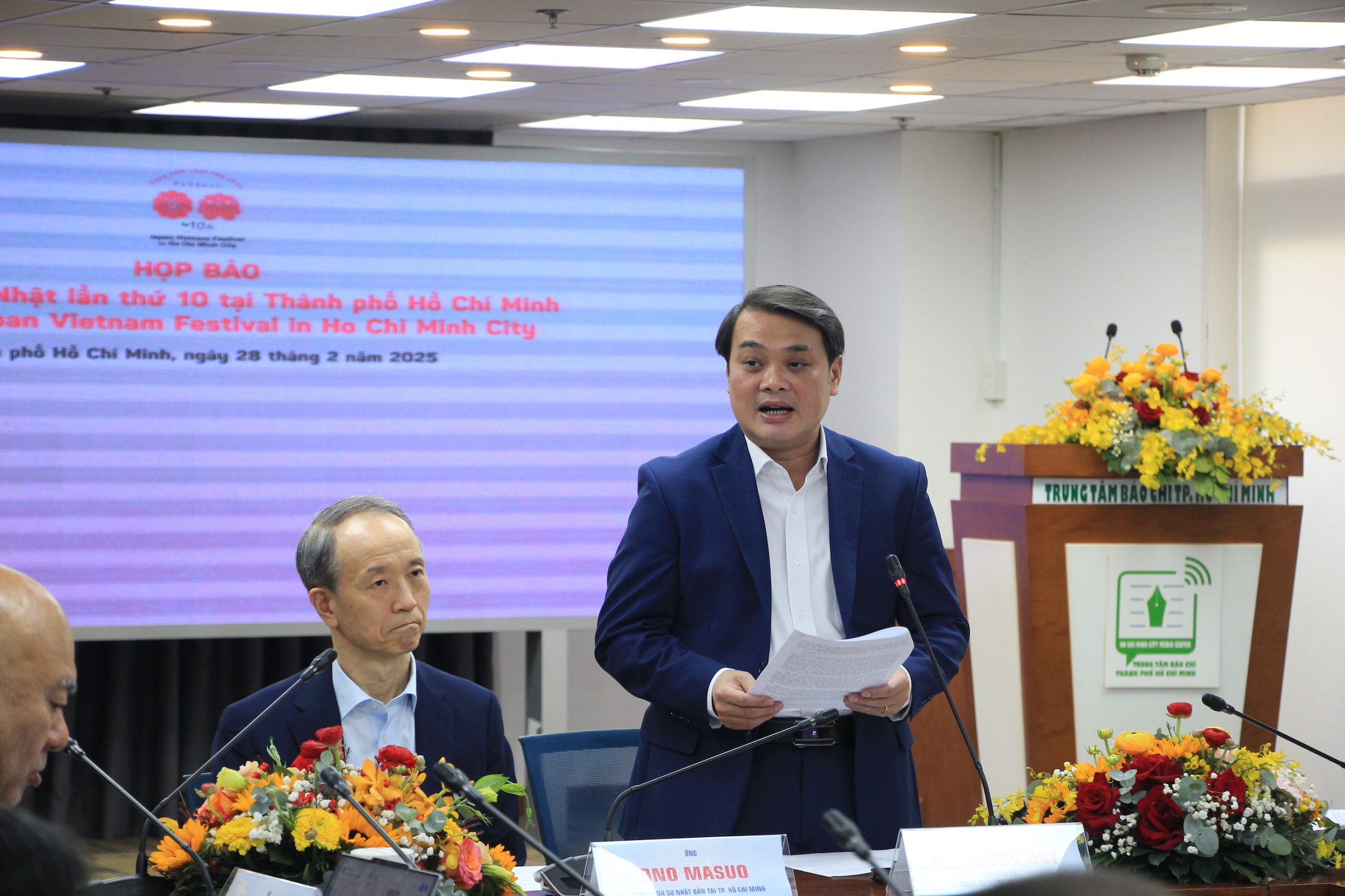 Le Truong Duy, Deputy Director of the Ho Chi Minh City Department of External Relations, speaks at the press conference to announce the 10th Japan Vietnam Festival in Ho Chi Minh City on February 28, 2025. Photo: Dong Nguyen / Tuoi Tre News