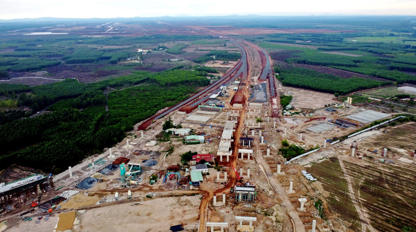 Vietnamese government orders urgent completion of roads linking Long Thanh Airport