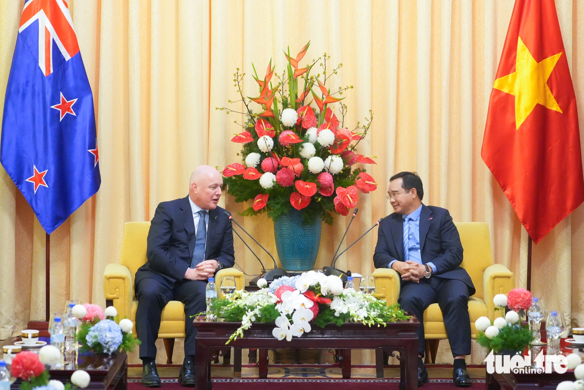 Chairman of the Ho Chi Minh City People's Committee Nguyen Van Duoc (R) and New Zealand Prime Minister Christopher Luxon hold talks in Ho Chi Minh City, February 28, 2025. Photo: Huu Hanh / Tuoi Tre