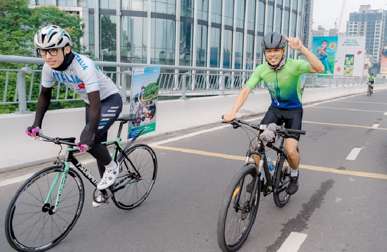 More young people cycle to work in Ho Chi Minh City