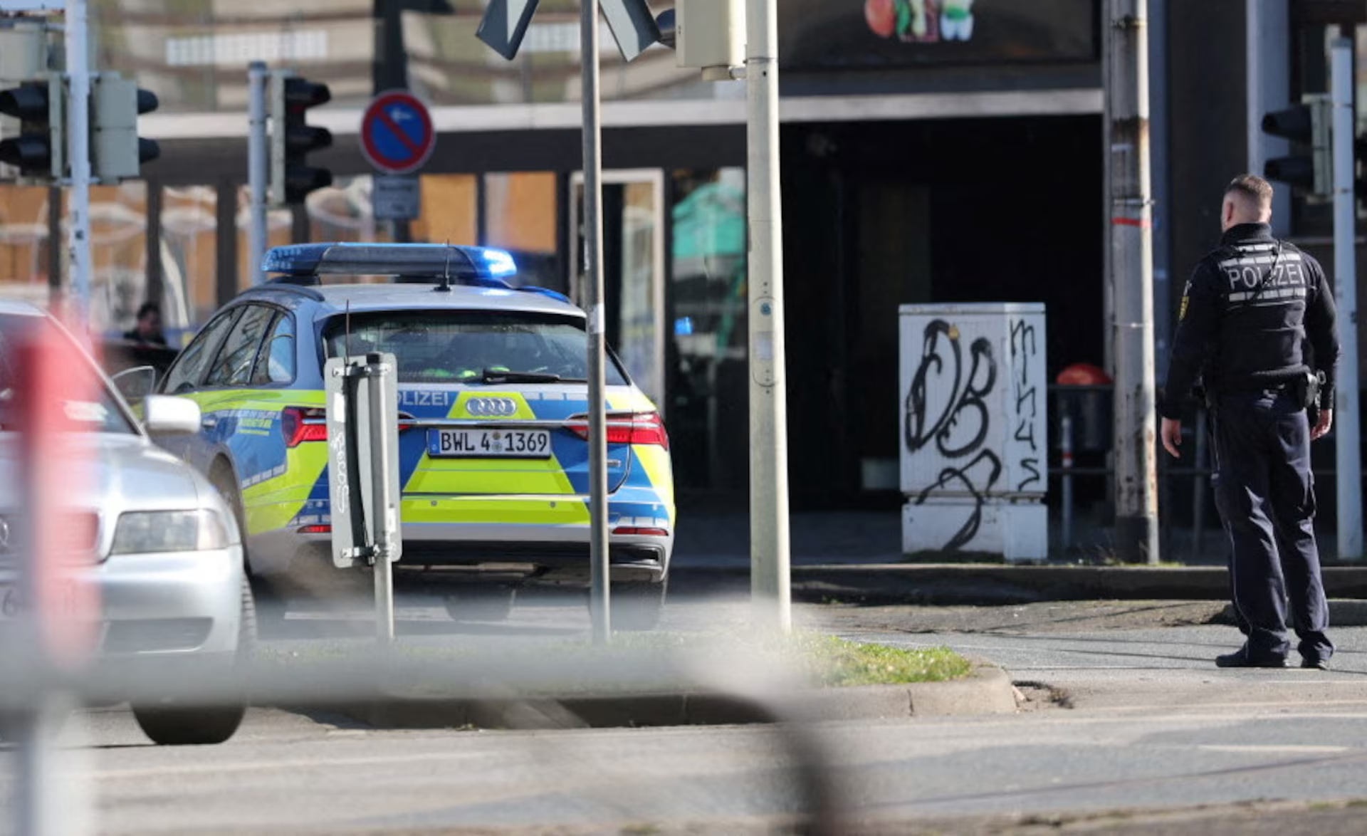 Police secures the area near the scene after a car drove into a crowd, in Mannheim, Germany, March 3, 2025. Photo: Reuters